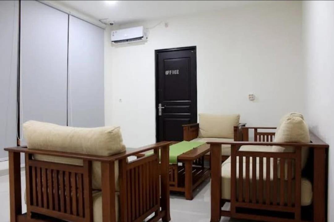 Guest House Permata Tawakal Джакарта Экстерьер фото